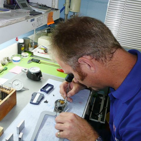 Repair and Service of Industrial Precision Instruments